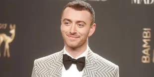 Jadi Model Cover di Majalah Lifestyle Gay, Sam Smith Berani Pakai Eyeliner