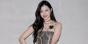 Jadi Model Elle Magazine, Choi Sulli Dandan Hot &#38; Pamer Cleavage