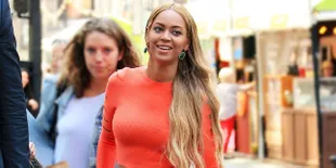 Jadi Model Lingerie, Beyonce Knowless Nekat Berpose Topless