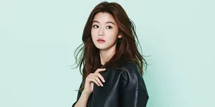 Jadi Model Perhiasan, Jun Ji Hyun Pamer Punggung dan Pundak Mulus