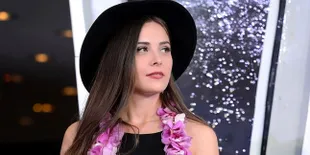 Jadi Model, Selin Sezgin Tampil Eksotis dan Menggoda di Lautan