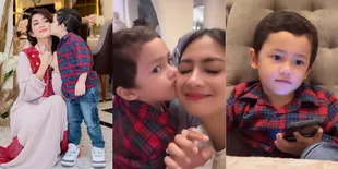 Jadi 'Pacar' Ussy Sulistiawaty, 10 Potret Saka Anak Bungsu Andhika Pratama yang Makin Ganteng - Sudah Jago Tebar Pesona