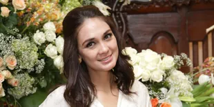 Jadi Pager Ayu, Luna Maya Dapat Baju Gratis Dari Raffi Ahmad