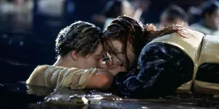 Jadi Perdebatan, Inilah Alasan Kenapa Jack Harus Meninggal di Film 'TITANIC'