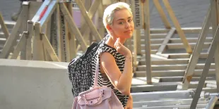 Jadi Seorang Biseksual, Inilah Curhatan Miley Cyrus