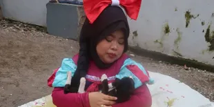 Jadi Snow White Bikin Netizen Gagal Fokus ke Sepatu yang Diikat Karet Rambut, Kekeyi: Wow Gaswatnya!