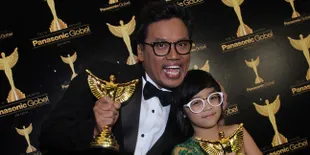 Jadi Terfavorit, Uya-Cinta Tambah Koleksi Piala Penghargaan di Rumah