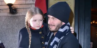 Jalan-Jalan Bareng Keluarga, Harper Beckham Lucu Makan Es Krim
