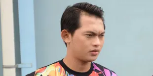 Jalan ke Mall Dengan Wanita Inisial TM, Irfan Sbaztian Dibelikan Baju