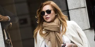 Jalani Pemotretan Panas, Lindsay Lohan Umbar Segalanya