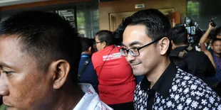 Jalani Sidang Vonis Kasus Korupsi, Zumi Zola Enggan Berkomentar