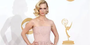 January Jones Tuduh Poster 'FIFTY SHADES OF GREY' Menjiplak