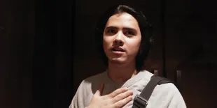 Jarang Tampil di TV, Begini Kesibukan Aliando Syarief Sekarang
