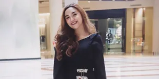 Jarang Umbar Kemesraan, Foto Selfie Salmafina Sunan Bareng Pacar Bule Tuai Dukungan