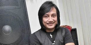 Jatuh Dari Panggung, Jam Tangan Katon Bagaskara Hilang