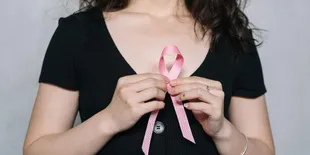 Jelajahi Penyebab Kanker Payudara, Dokter Mengungkap Rahasia Faktor Risiko yang Perlu Anda Ketahui!