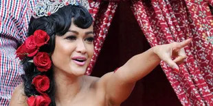 Jelang Lamaran, Julia Perez Tak Komentar Soal Beda Agama