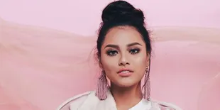 Jelang Lebaran, Aurel Hermansyah Makin Cantik Dengan Warna Rambut Baru