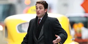 Jenggot Tebal - Dahi Keriput, Robert Pattinson Tak Lagi Keren