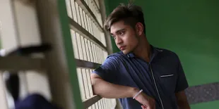 Jenguk Ammar Zoni di BNN, Giorgino Abraham Bawakan Selimut