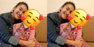 Jenguk Anak Denada Di Hari Ulang Tahunnya, Ayu Ting Ting Berikan Hadiah Spesial