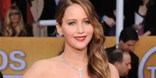 Jennifer Lawrence Bocorkan Rahasia Tentang Payudaranya