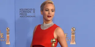 Jennifer Lawrence Nasihati Reporter Yang Fokus Dengan Ponselnya