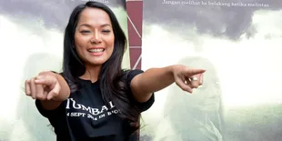 Jenny Cortez Siap Menghibur Tahun Baru Dengan Kostum Seksi