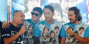 Jerat Penonton, Poster 'WARKOP DKI REBORN' Bungkus Gerbong Kereta