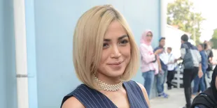 Jessica Iskandar Bareng Girlsquad Pinjam Pesawat TNI Demi Kirim Bantuan Gempa Palu