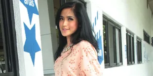 Jessica Iskandar Sedih Jupe Ditahan