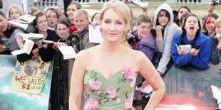 JK Rowling Tulis Draft 'FANTASTIC BEASTS' Dalam 12 Hari