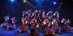 JKT48 'Hempaskan' NOAH di Kids Choice Awards 2015