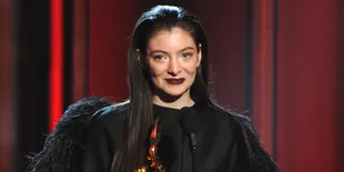 'Jualan' Make-Up, Kegiatan Terbaru Lorde