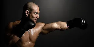 Julia Perez Belajar Main Bola Voli di Rutan