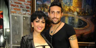 Julia Perez dan Gaston Castano Bulan Madu ke Raja Ampat