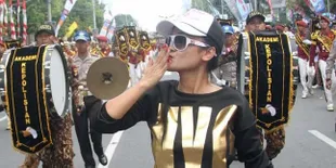 Julia Perez Siap Ramaikan Pembukaan Karaoke Anang di Malang