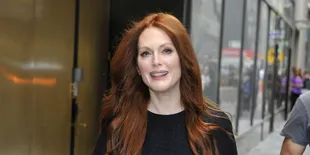 Julianne Moore Akui Jatuh Cinta Pada Kristen Stewart, Alasannya?