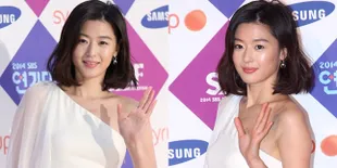 Jun Ji Hyun Macho di Airport, Elegan Saat Hadiri Cannes
