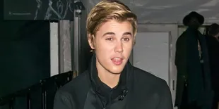 Justin Bieber Cium Seorang Gadis Pirang Dalam Pesta, Siapa Dia?
