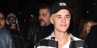 Justin Bieber Hampir Tak Dikenal Saat Berburu Pokemon di New York