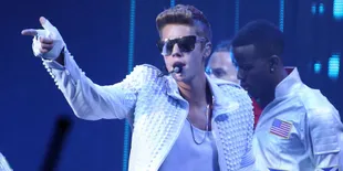 Justin Bieber Keracunan Makanan Sebelum Tampil di Argentina