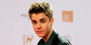 Justin Bieber Muntah Saat Konser
