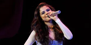 Justin Bieber Penyebab Batalnya 11 Konser Selena Gomez?