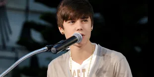 Justin Bieber Terlibat Kecelakaan Mobil