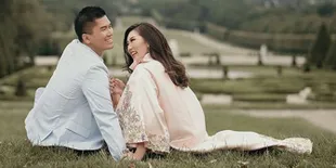 Jusup Cayadi &#38; Clarissa Dapat Karangan Bunga Dari Pejabat di Resepsi Pernikahan