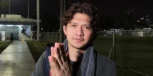Kado Anniversary ke-14, Iko Uwais Umumkan Audy Item Hamil Anak Ketiga