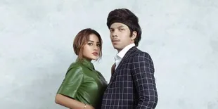 Kado Mahal Persembahan dari Fans Untuk Atta Halilintar dan Aurel Hermansyah, Selimut Seharga Motor