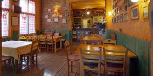 Kafe Ini Sediakan Hantu!