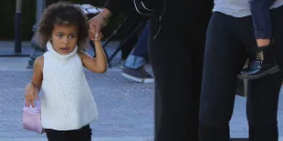 Kala North West Berlenggak Lenggok Bak Model Papan Atas, Unyu!